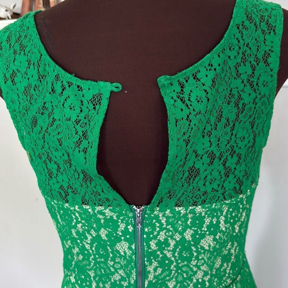 Betsy Johnson nude floral overlay lace dress size 4 fit and flare Kelly green fa - Picture 5 of 11